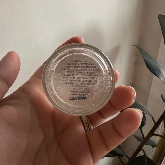 NORWEX LYSERE rejuvenating radiance serum 
NEW IN BOX - Picture 8 of 8